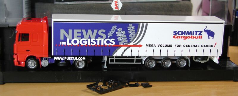 Schmitz Cargobull NEWS for LOGISTICS Mega Volume For General Cargo! Leading the way! Wir fahren vor! Limited Edition Modell Nr. 37/A r. 1500/1226 Schmitz