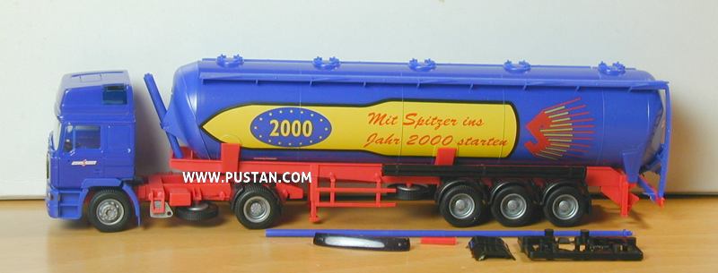 ...ob groß, ob klein, ein Spitzer muß es sein! Silo Fahrzeuge Werbemodell Mit ins Jahr 2000 starten Spitzer