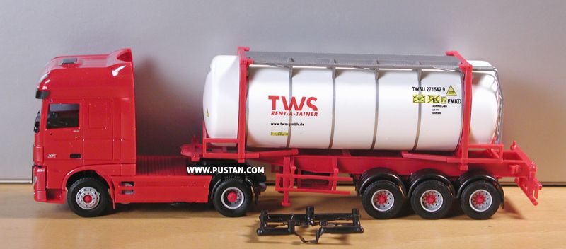 TWS RENT-A-TAINER www.tws-gmbh.de TWSU 271542 9 Super Heavy 2,6 8 1/2 EMKD ADR/RID L4BN UN T11 AAR 600 MAX. 36.000 kg GROSS 79.366 lb TARE 3.650 8.047 CAPACITY 34.000 LS MAWP 4.00 BAR XF 460 Euro6 Schlüter Modellcenter 5163 TWS