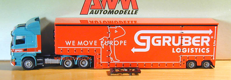 GRUBER® Logistics R580 V8 49 111 www.gruber-logistics.com Italia We Move Europe High Things Schwertransport Trasporto Eccezionale Meusburger 3,9m Gruber