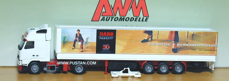 FH12 420 HARO Parkett 1950 - 2000 50 Jahre Die Nummer 1 in Deutschland Es ist nicht egal, was man Ihnen zu Füssen legt. Der Markenboden www.haro.de Hamberger Industriewerke GmbH Rosenheim / Spedition Seb. Sebastian Bauer Raubling Haro