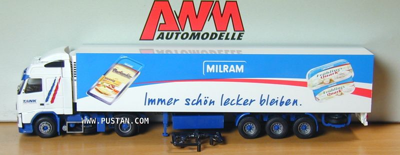 TANK Kühl-Logistik Internet www.tank.de FH12 420 THERMO KING SL-200e SCHMITZ MILRAM Immer schön lecker bleiben. Burlander Nussig 45% 150g e Frühlings Quark Vitality Tank