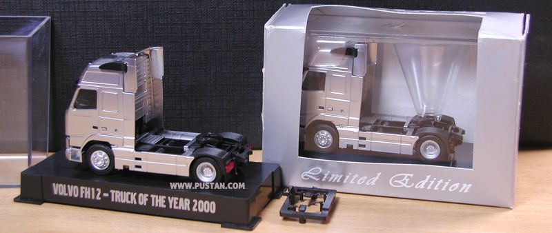 Volvo FH12 Truck of the Year 2000 Limited Edition Silver Cab Volvo Werbemodell