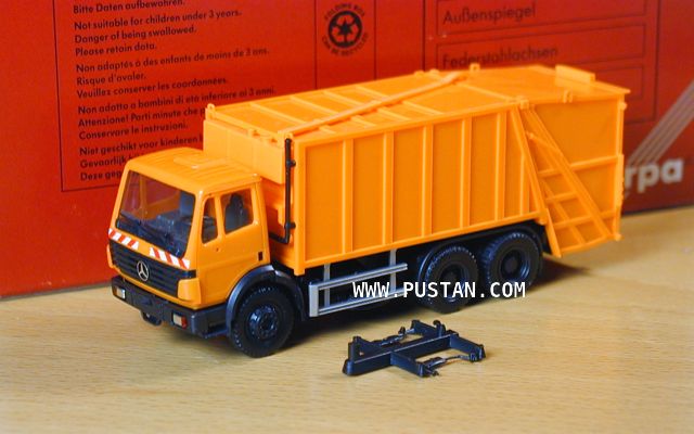 Pressmüllwagen 3a Orange Mercedes-Benz