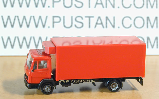Mercedes Herpa 828390 Kühlkoffer-Lkw, 2a rot Frigoblock 828390