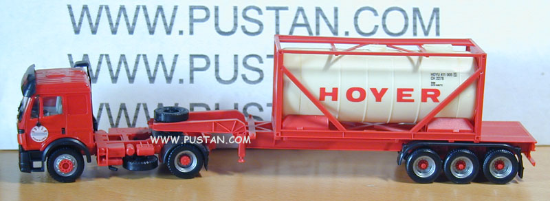 Hoyer Internationale Fachspedition Bulk-Transporte Hamburg HOYU 411 005 5 CH 2278 BAM D/70 648/TC MAX. GROSS 30480 KG 67200 LBS TARE 4200 KG 9260 LBS 21000 Liter 5548 US Gals CAPACITY 4620 IMP Gals 2.66 bar HOYER