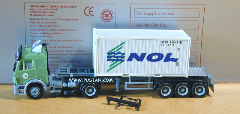 EKB Erich Kieserling Bremen Spedition NOSU 2304386 SG 2210 ic 87 26 8½ MGW 24.000 KG 52.910 LBS TARE 2.230 KG 4.920 LBS NET 21.770 KG 47.990 LBS CU. CAP. 33.2 M³ 1.174 FT³ NOL Neptune Orient Lines Limited Kieserling