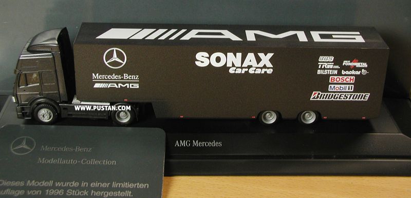 AMG Mercedes-Benz Sonax Car Care TRW Power Steering BBS BOSCH FONDMETAL AERO BY TECHNOLOGIES BILSTEIN becker BRIDGESTONE Mobil 1 1853 LB-DP 584 Team Modellauto-Collection Dieses Modell wurde in einer limitierten Auflage von 1996 Stück hergestellt. Sonax