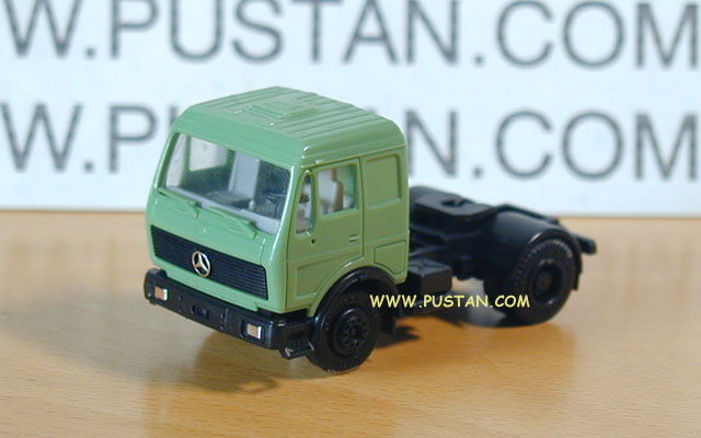 Mercedes Herpa Zugmaschine grün Mercedes