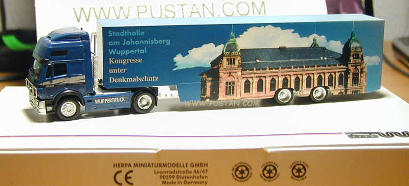 Mercedes-Benz Niederlassung Wuppertal Wuppertruck Jahresmodell 1995 Stadthalle am Johannisberg Wuppertal - Kongresse unter Denkmalschutz Mercedes-Benz