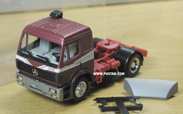 herpa Mercedes 1748 weinrot metallic Zierstreifen weiß Schlüter Artikelnummer 560038 1748