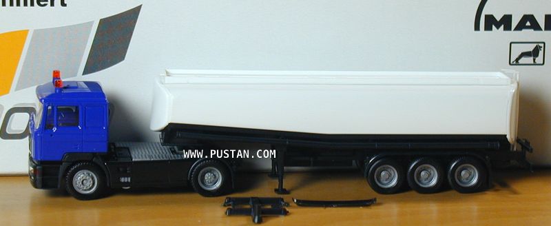 MAN Nutzfahrzeuge Aktiengesellschaft Die Schwere Klasse neu definiert F2000 09.38069-0074 MAN