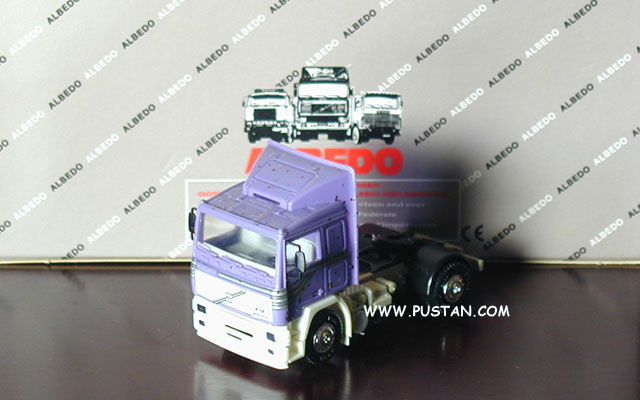 Albedo Volvo F12 Glitzereffekt lila Volvo