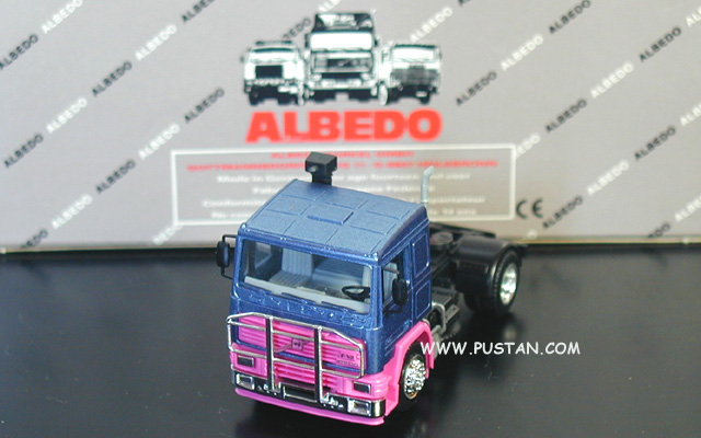 Albedo Volvo F12 saphirmetallic saphirblau Volvo