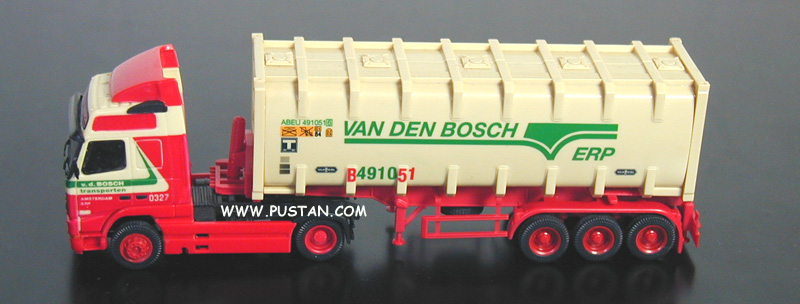 Van Den Bosch ERP v.d. Transporten Amsterdam / ABEU 4910516 ATTENTION it 84 2,7 2,5 T Vanhool B491051 MAX GROSS: 35.000 kg 77.160 lb TARE: 3.420 kg 7.540 lb MAWP: 1.50 bar CAPACITY: 48.000 l. Van Den Bosch