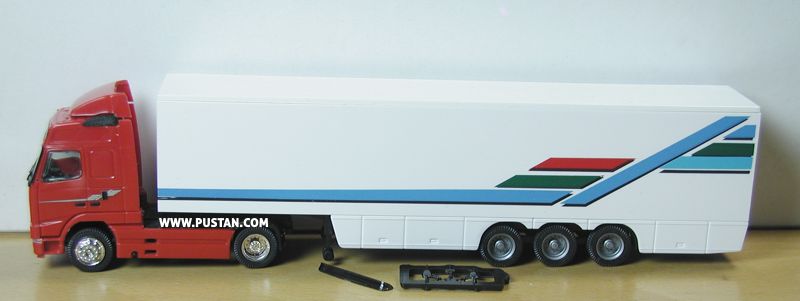 VOLVO Werbemodell mit Streifendesign Sonderkarton Volvo