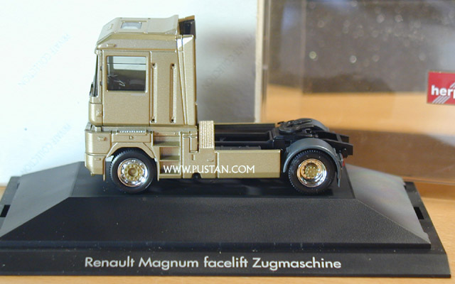 Renault Magnum facelift Zugmaschine 2001 2a Goldmetallic Magnum facelift